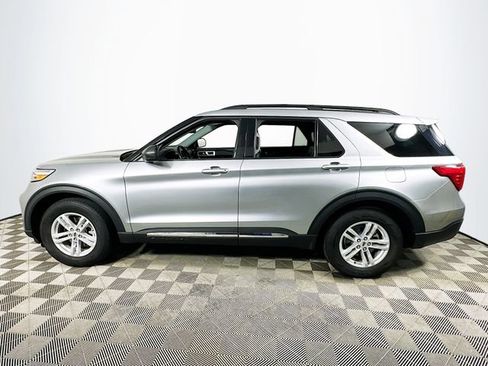 Used 2024 Ford Explorer XLT w/ Equipment Group 202A image 6