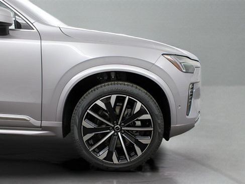 New 2026 Volvo XC90 B6 Plus w/ Protection Package Premier image 32