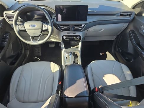 Used 2025 Ford Escape Platinum w/ Premium Technology Package image 11