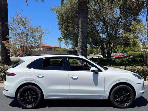 Used 2019 Porsche Cayenne AWD/4WD image 16