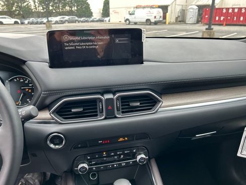 New 2025 MAZDA CX-5 Signature image 18