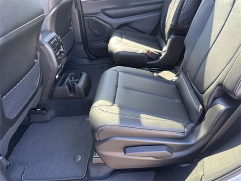 New 2025 Jeep Grand Cherokee L Limited image 18