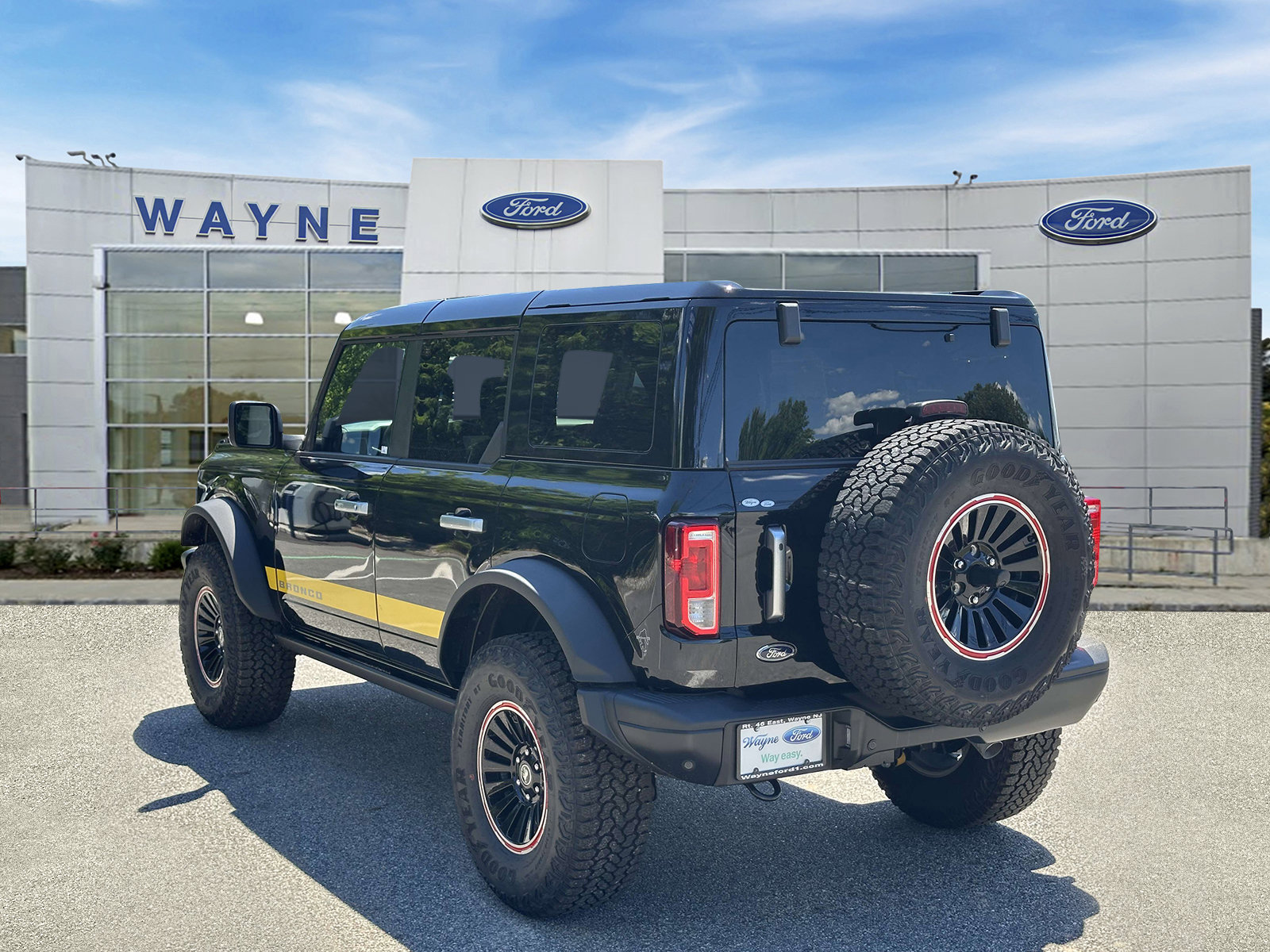 Used 2025 Ford Bronco Big Bend w/ Black Diamond Package AWD/4WD image 3