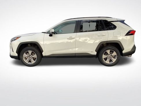 Used 2025 Toyota RAV4 XLE AWD/4WD image 6