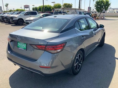 Used 2024 Nissan Sentra SV FWD image 7