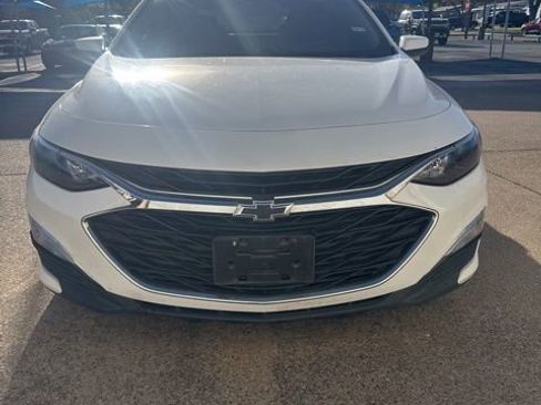 Used 2022 Chevrolet Malibu RS image 2