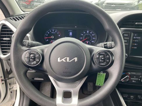 Used 2022 Kia Soul LX w/ Technology Package FWD image 17
