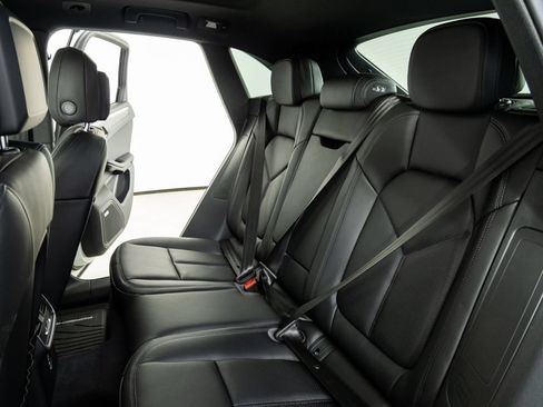 New 2026 Porsche Macan AWD/4WD image 22