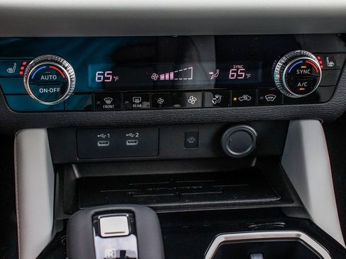 New 2025 Mitsubishi Outlander SE AWD/4WD image 23