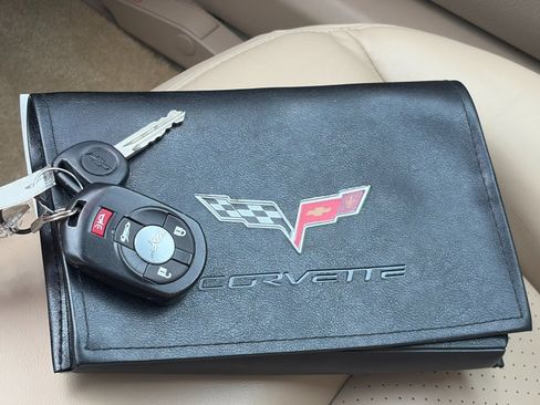 Used 2007 Chevrolet Corvette Convertible w/ Preferred Equipment Group RWD image 9