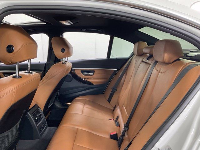 Used 2017 BMW 330i xDrive Sedan AWD/4WD image 35