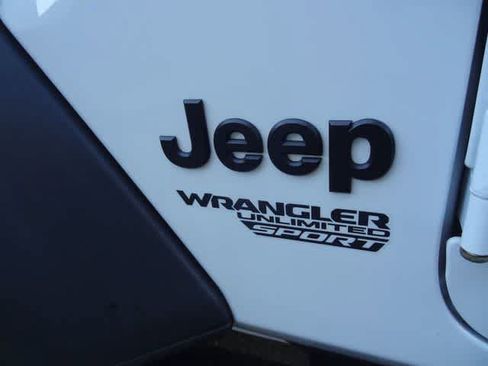 Used 2021 Jeep Wrangler Unlimited Sport AWD/4WD image 32