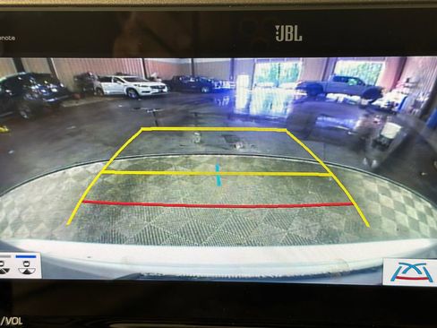Used 2022 Toyota Highlander Limited FWD image 31