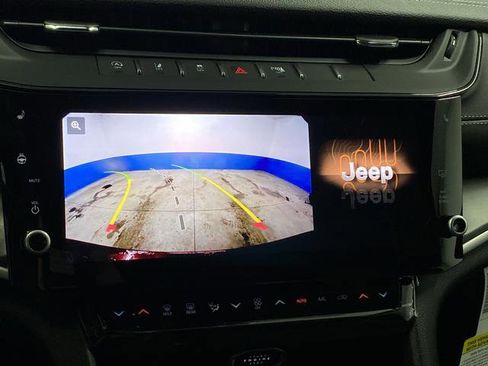 New 2026 Jeep Grand Cherokee Altitude AWD/4WD image 10