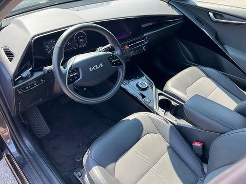 Certified 2023 Kia Niro Wind w/ Wind Preserve Package FWD image 15
