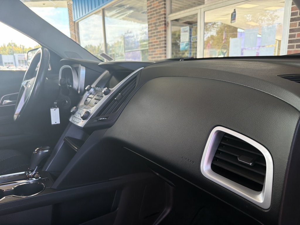 Used 2017 Chevrolet Equinox LT w/ Convenience Package FWD image 28