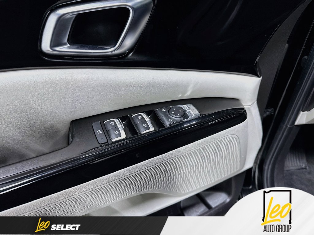 Used 2022 Kia Carnival EX FWD image 36