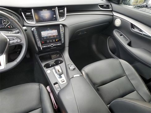 Certified 2025 INFINITI QX50 Luxe image 17