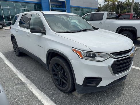 Used 2021 Chevrolet Traverse LS FWD image 1