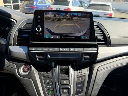 Used 2025 Honda Odyssey EX-L image 17
