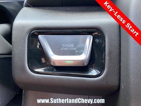 Certified 2025 GMC Yukon XL Denali image 27