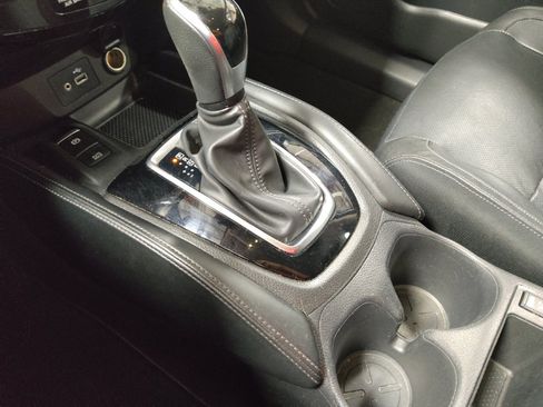 Used 2020 Nissan Rogue SL AWD/4WD image 26