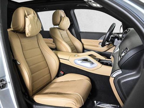 Certified 2025 Mercedes-Benz GLS 450 4MATIC image 24