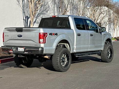 Used 2016 Ford F150 XLT image 4