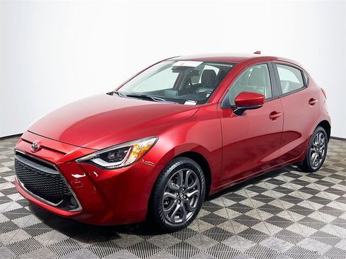 Certified 2020 Toyota Yaris XLE image 4