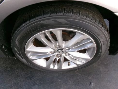 Used 2016 Toyota Camry SE FWD image 9