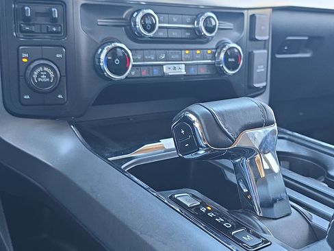 Certified 2022 Ford F150 Lariat w/ Equipment Group 502A High image 20