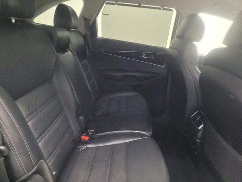 Used 2018 Kia Sorento EX AWD/4WD image 19