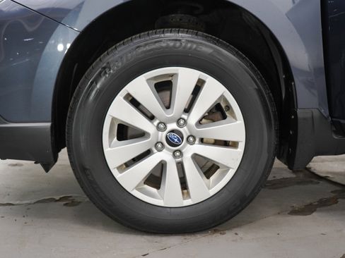 Used 2017 Subaru Outback 2.5i Premium AWD/4WD image 29