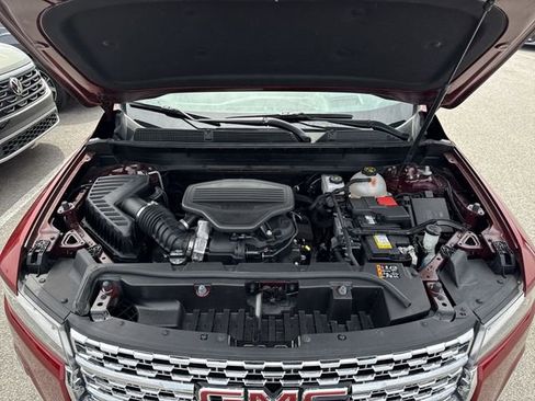 Certified 2022 GMC Acadia Denali w/ Denali Ultimate Package AWD/4WD image 31