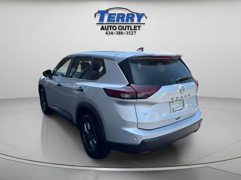 Used 2024 Nissan Rogue S FWD image 5
