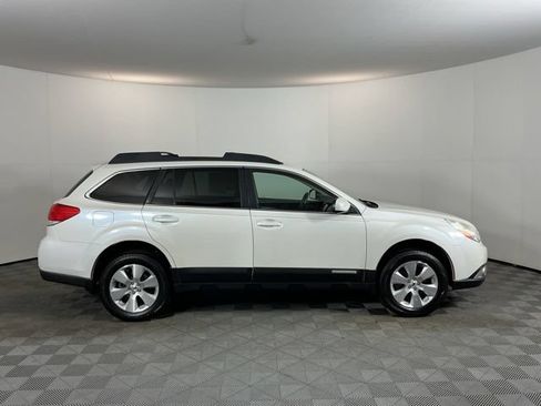 Used 2012 Subaru Outback 3.6R Limited AWD/4WD image 4