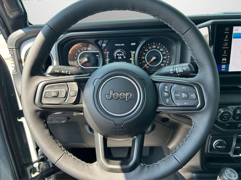 New 2025 Jeep Gladiator Sport AWD/4WD image 23