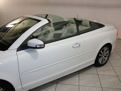Used 2012 Volvo C70 T5 w/ Climate Pkg image 23