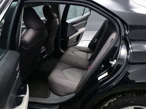 Used 2019 Toyota Camry LE image 15
