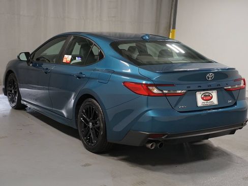Used 2025 Toyota Camry SE FWD image 6