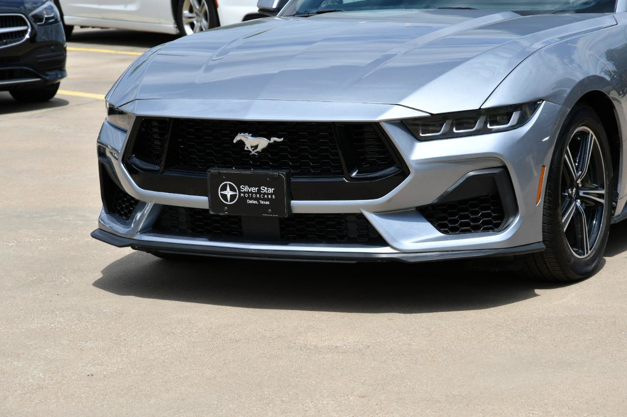 Used 2025 Ford Mustang Premium RWD image 3