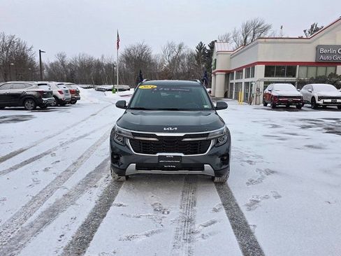Certified 2024 Kia Seltos EX image 3