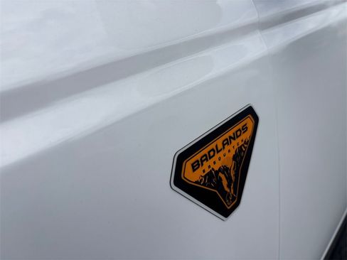 Used 2023 Ford Bronco Badlands image 3