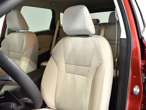 Used 2025 Nissan Rogue SV image 13