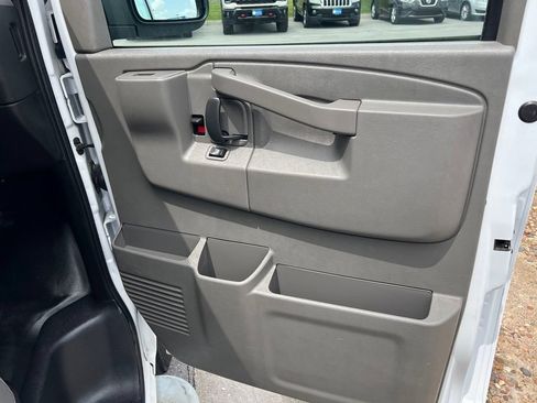 Used 2025 Chevrolet Express 2500 w/ Driver Convenience Package RWD image 23