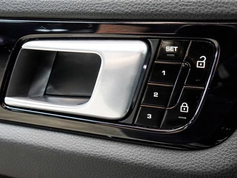 Used 2021 Porsche Cayenne AWD/4WD image 43