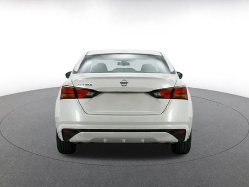 Used 2025 Nissan Altima 2.5 SV FWD image 7