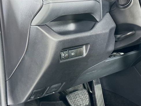 Used 2025 Toyota RAV4 XLE image 10