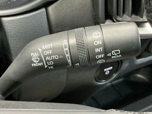 Used 2025 MAZDA CX-50 AWD 2.5 Hybrid w/ Premium Pkg image 32
