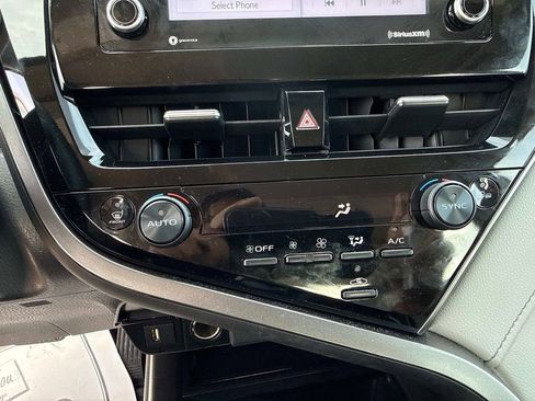 Used 2024 Toyota Camry SE image 21